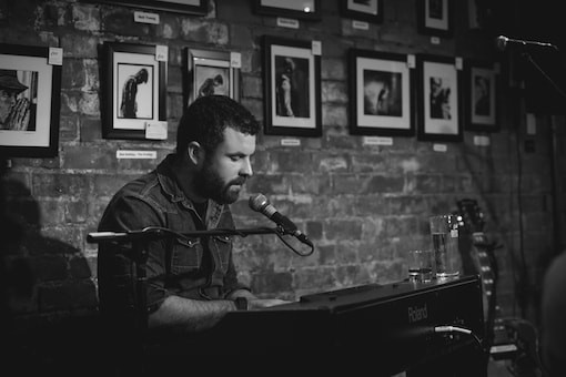 folk-radio-uk-talks-to-mick-flannery-5-min