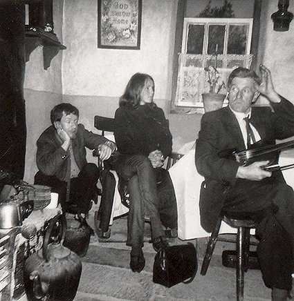 L-R: Robin Morton. Gillian McPherson, Tommy Gunn (Photo: Belfastfolk.co.uk)