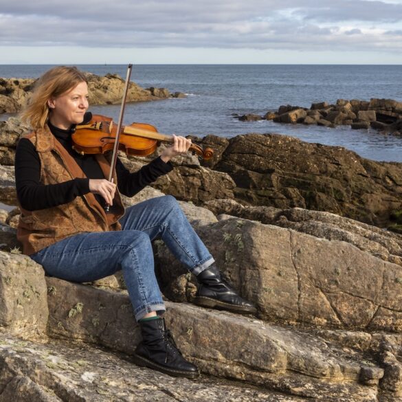 Georgia Shackleton announces new album “From the Floorboards” and ...